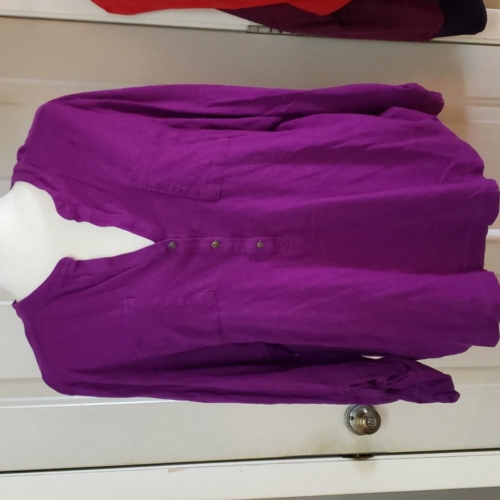 🎉HP🎉 Eddie Bauer top, size xl